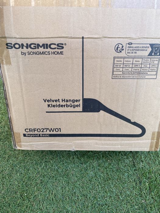 Комплект от 50 детски закачалки SONGMICS