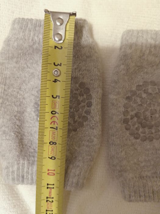 Genunchere bebe groase