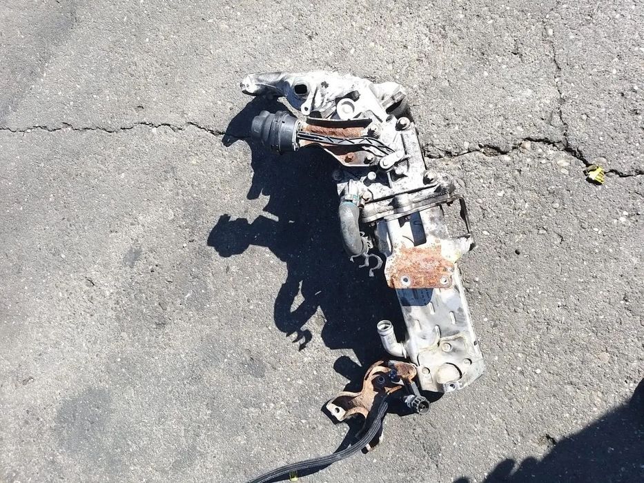 EGR+Racitor Gaze pentru Mercedes Sprinter 2.2 CDI din 2013 Cod: A2C83261000 + A6511420467