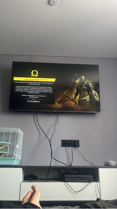 Продаю ps4 pro в отличном состоянии