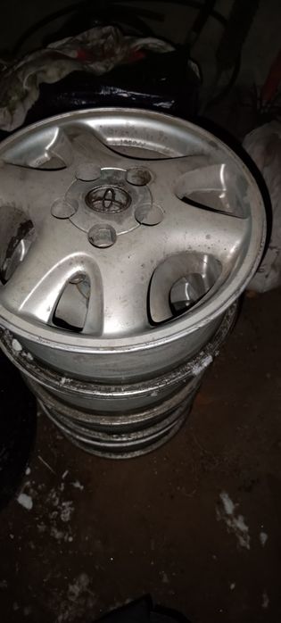 Продам диски Тойота
