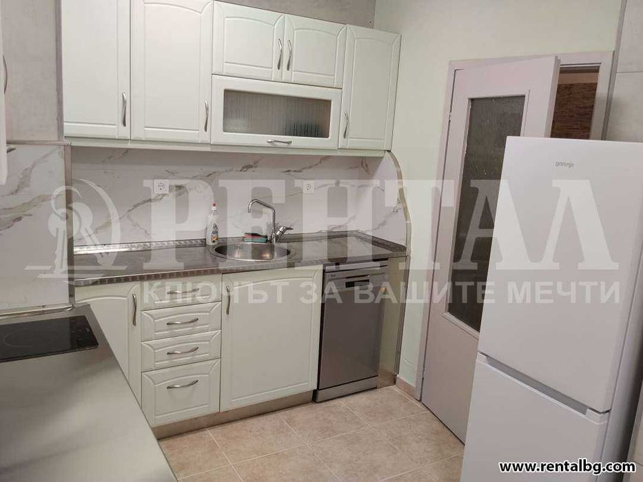 Тристаен нов апартамент срещу Тримонциум