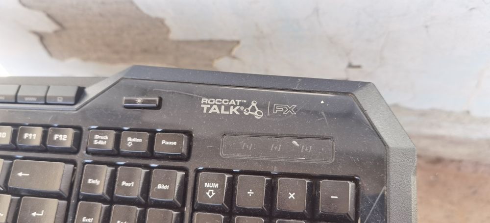 Roccat Isku FX multicolor gaming keyboard