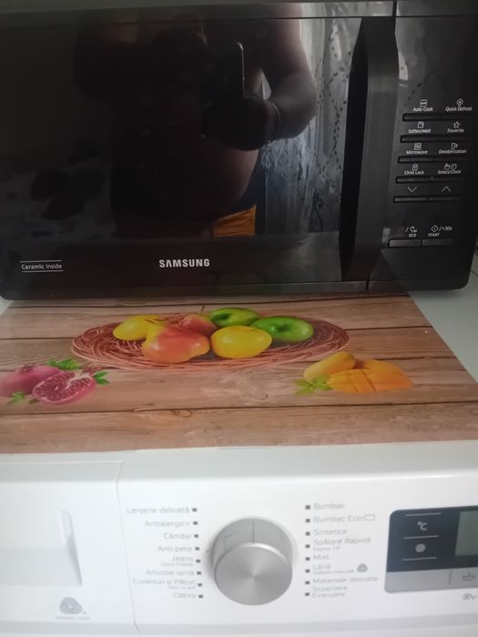 Vând mașină de spălat Artic 1200 de rotiati 8kg.si Cuptor cu Microunde Samsung
