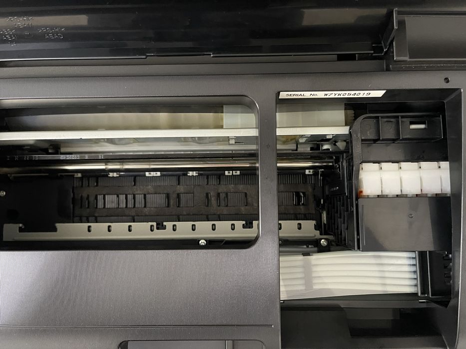 Продам цветной принтер Epson L805 почти новый