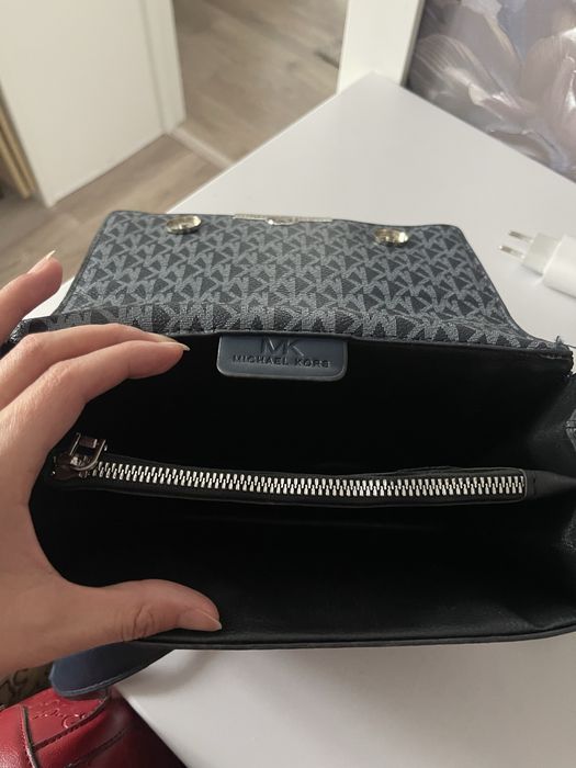 Продам сумку от michael kors