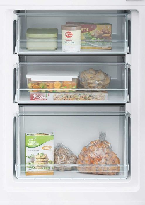 Нов хладилник/фризер CANDY CCT3L517EW, Low Frost, 260 л, 176 cm