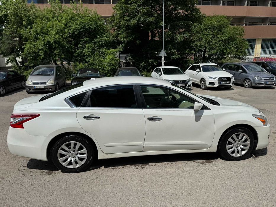 Nissan Altima 2015 - €4150