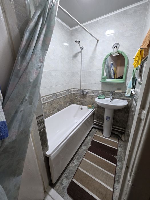 Сдаётся в аренду.  2- х комнатная.  М. Горький.