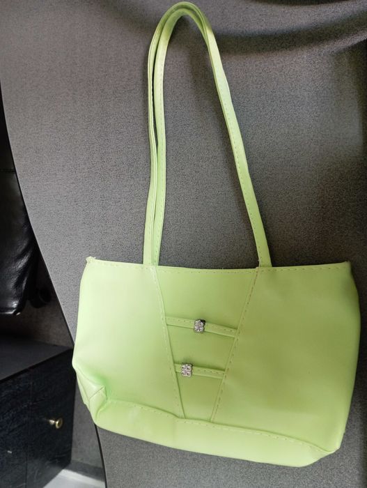 Продавам Дамска чанта