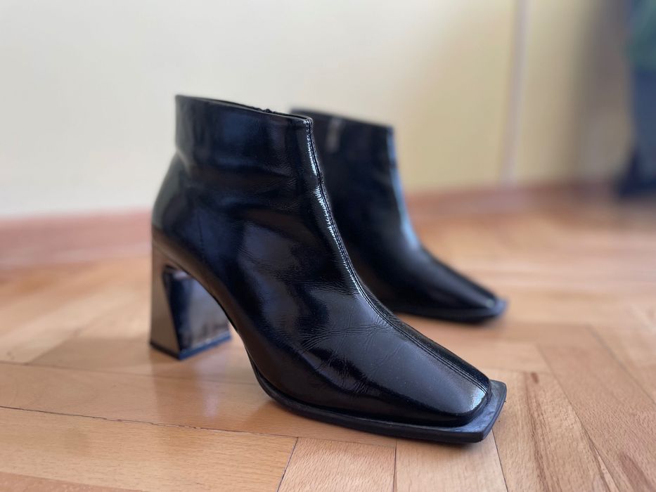 Боти естествена кожа, лак, чисто нови, номер 38