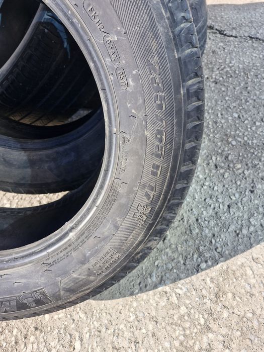 Продам летние резины б/у 235/65 R17