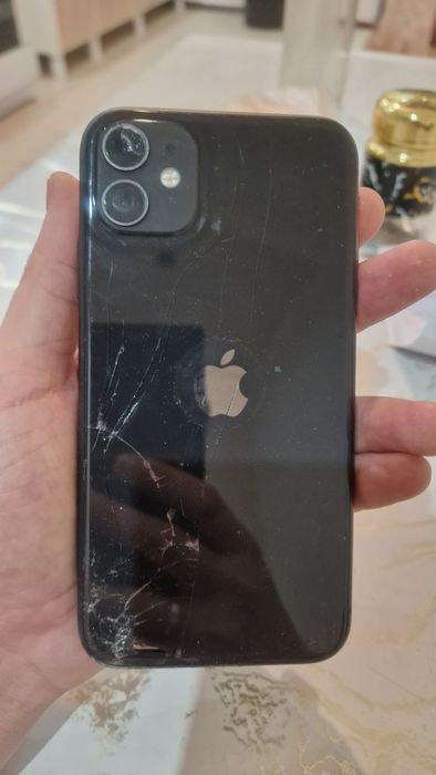 Продам IPhone 11