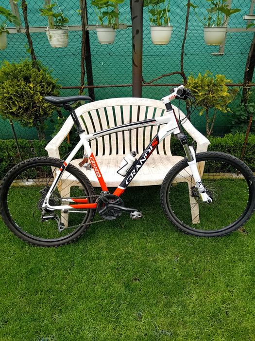 Vând bicicleta GRANDIS adusa de doua zile din Germania