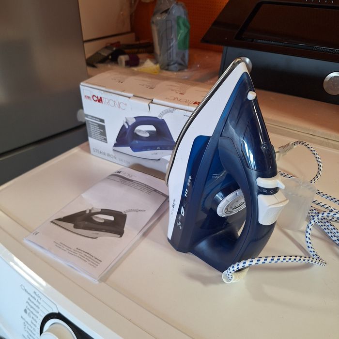 Парна ютия с 7 функции 2200W внос от Германия чисто нова