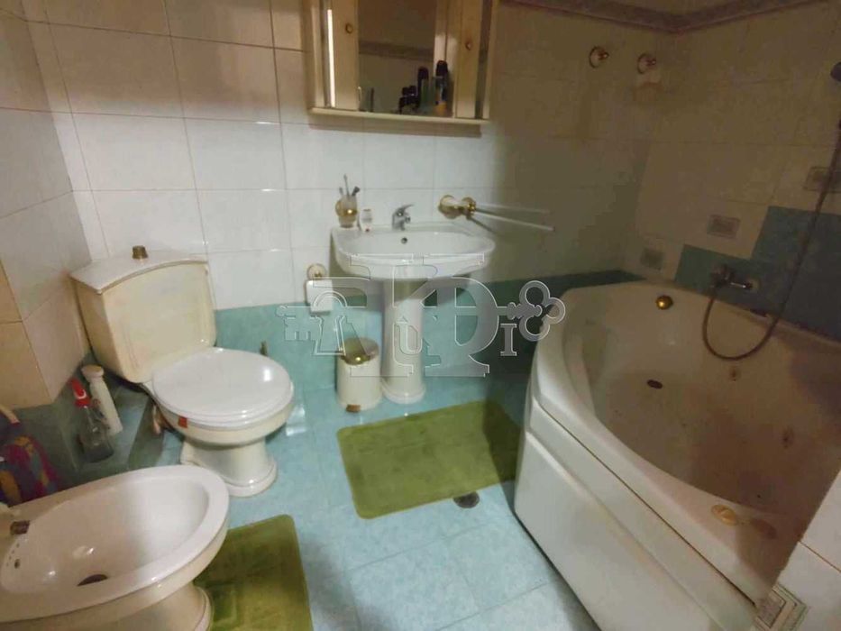 Продава се Къща в Добрич, Дружба 1 - 410 кв.м за 561 €/кв.м - Снимка #6