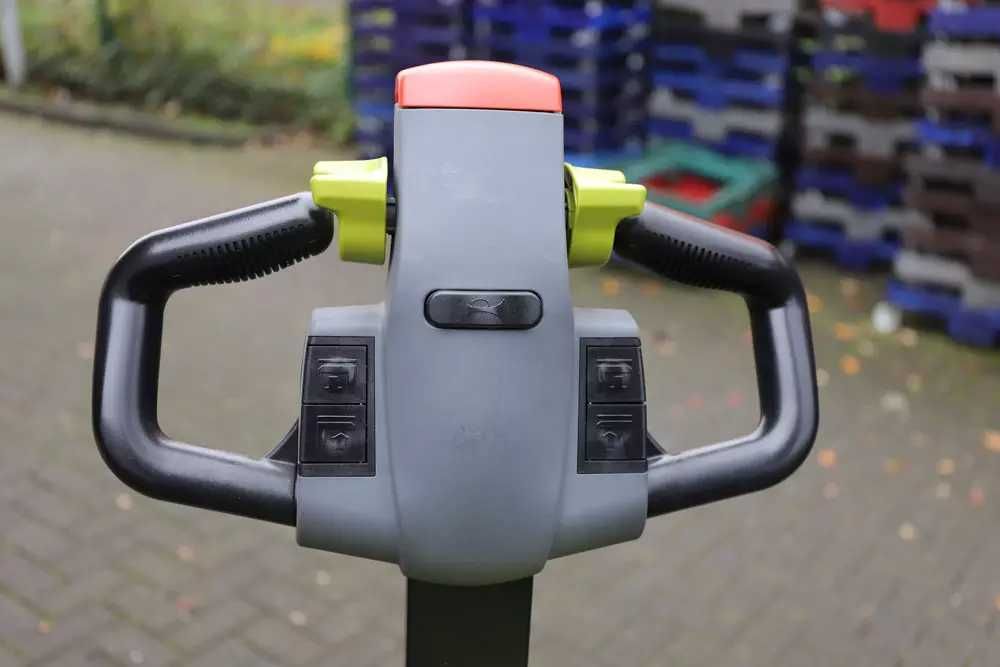 Transpaleta Electrica Liza Electrica Noua CLARK 1T 3,3M GERMANIA STOC