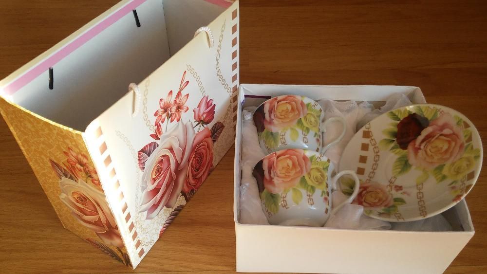 Set de cești pentru servit cafeaua în doi