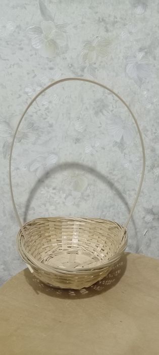 Корзина новая плетённая