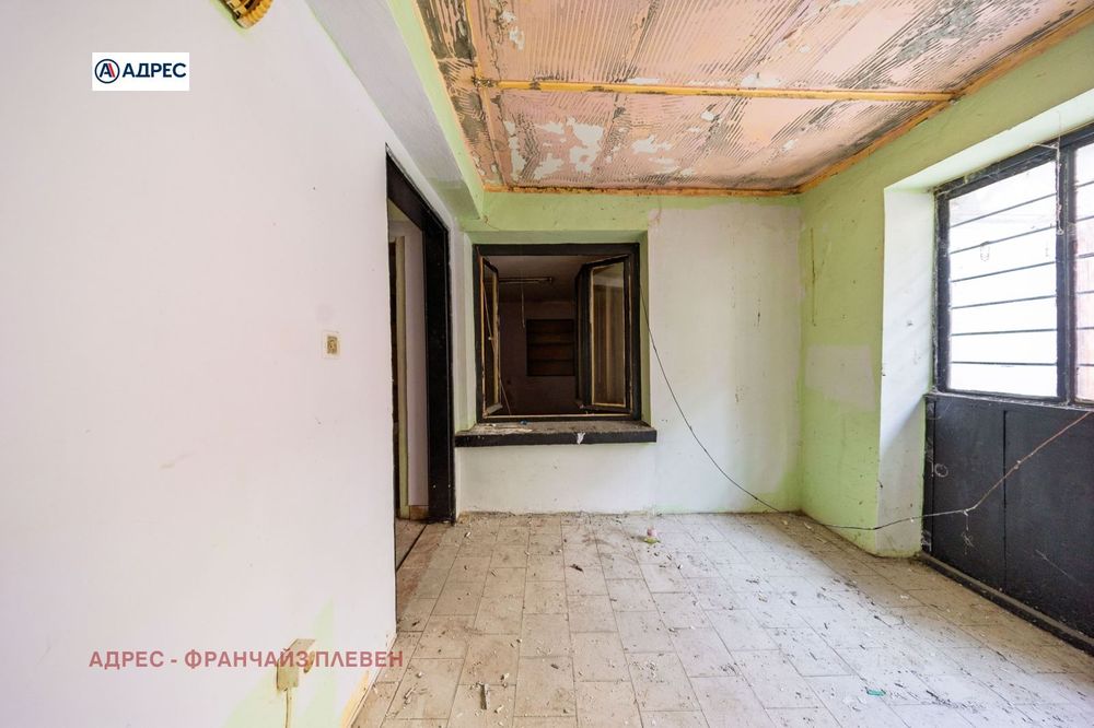 Къща в Плевен-Идеален център площ 80 цена 82000