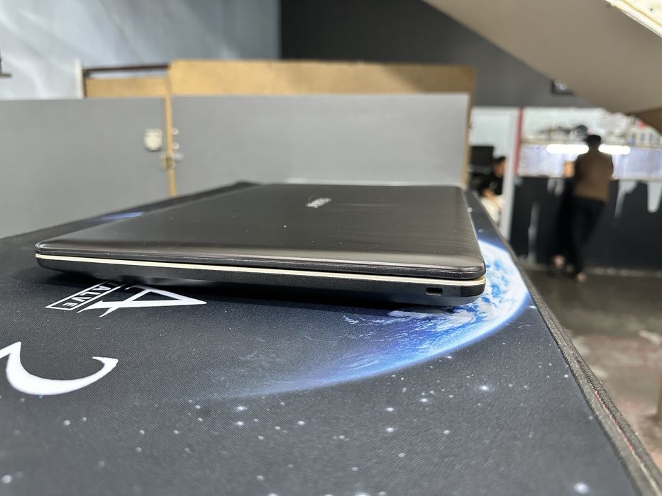 Арзон нархда офисный ноутбук ASUS