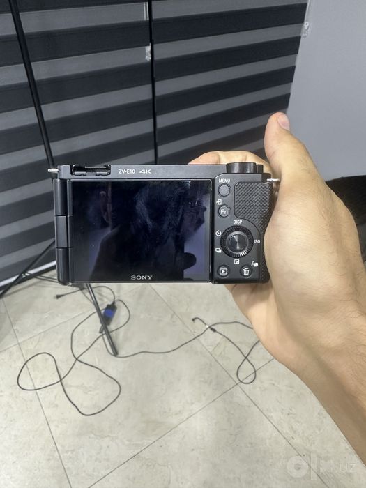 Sony zv e10 ideal holatda + default kit 16-50mm obyektivi