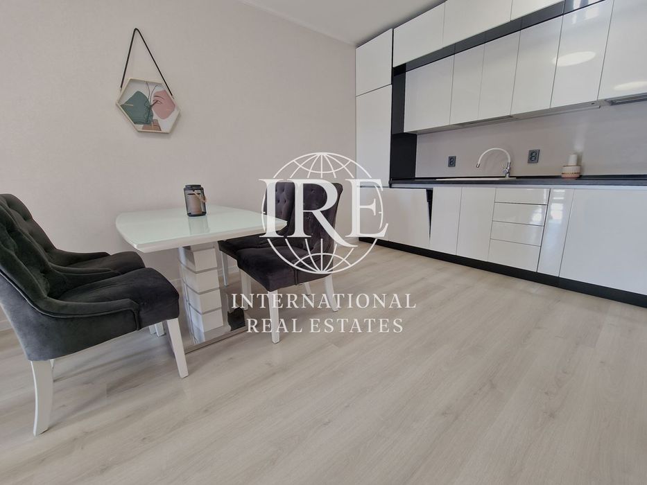 Слънчев тристаен апартамент! Живописна локация! Панорамна гледка!