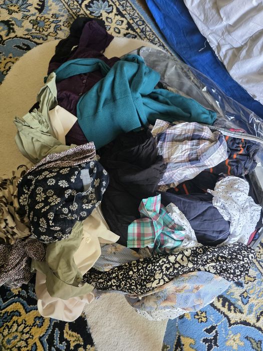 Lot sac 38 de top-uri (tricouri, camasi, bluze)