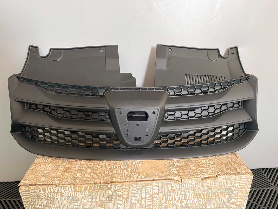 Grila radiator calandru Dacia Logan 2 Sandero 2 2013-2016 noua originala Dacia
