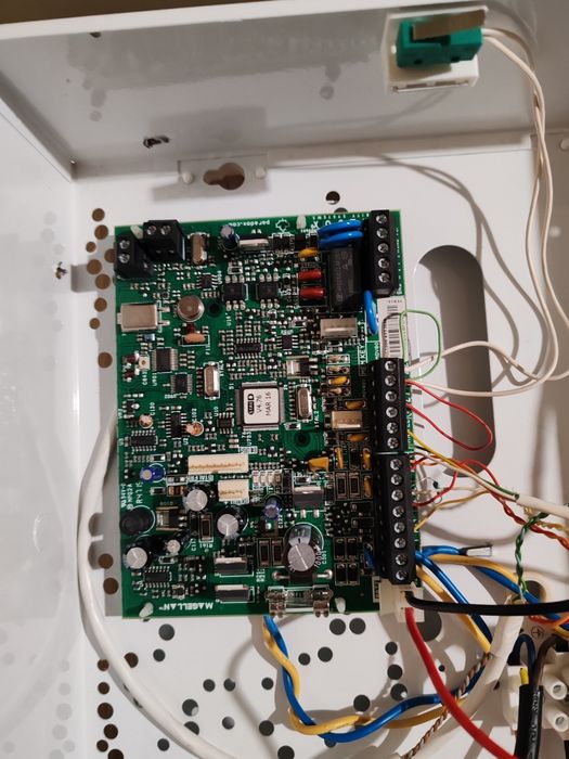 Centrala alarma antiefractie Paradox Magellan MG5000