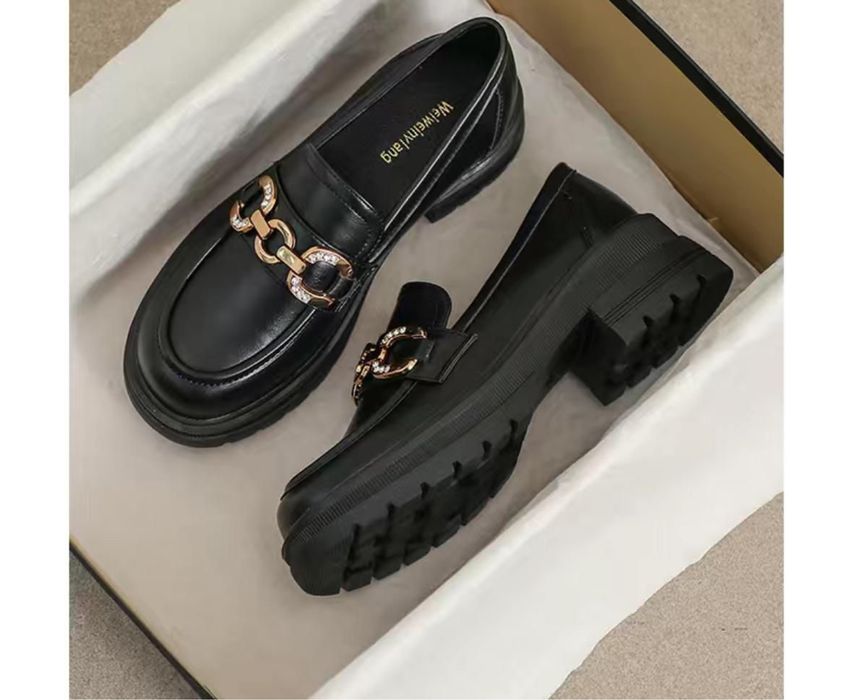 Продам лоферы(новая)