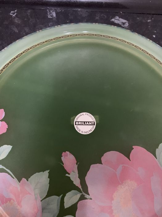 Посуда красивая.