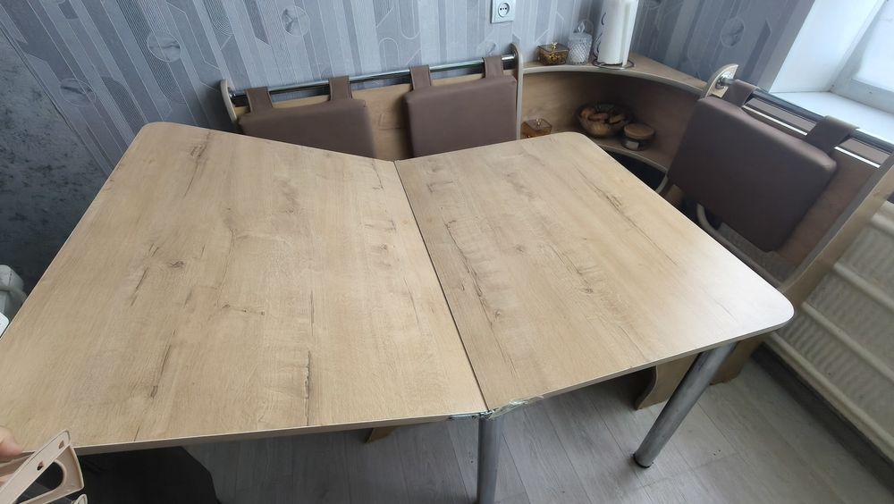 Продам стол-книжку с диваном