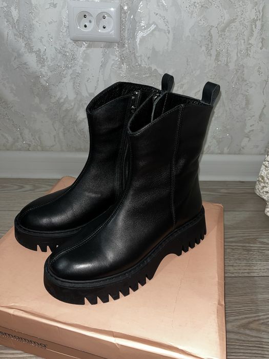 Зимние теплые ботинки