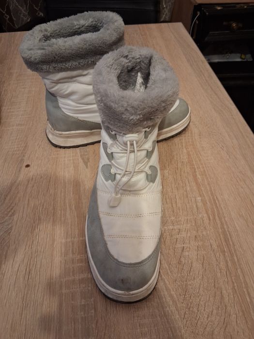 Дамски зимни ботуши