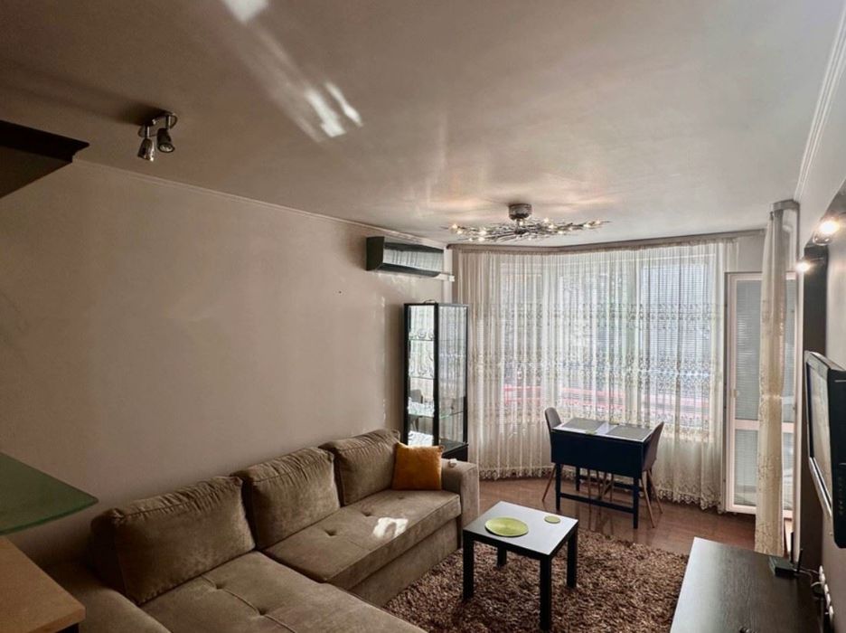 Дава се под наем Двустаен апартамент в София, Хладилника - 60 кв.м за 698.19 € - Снимка #1