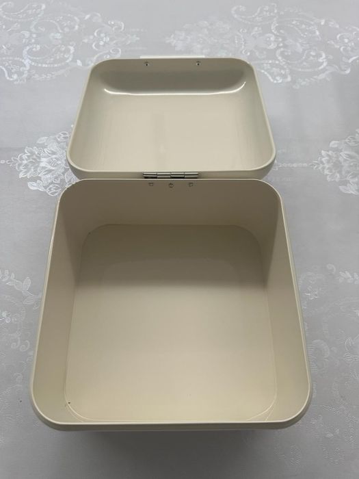 Хлебница металлическая