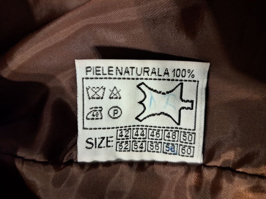 Vand geaca de piele noua