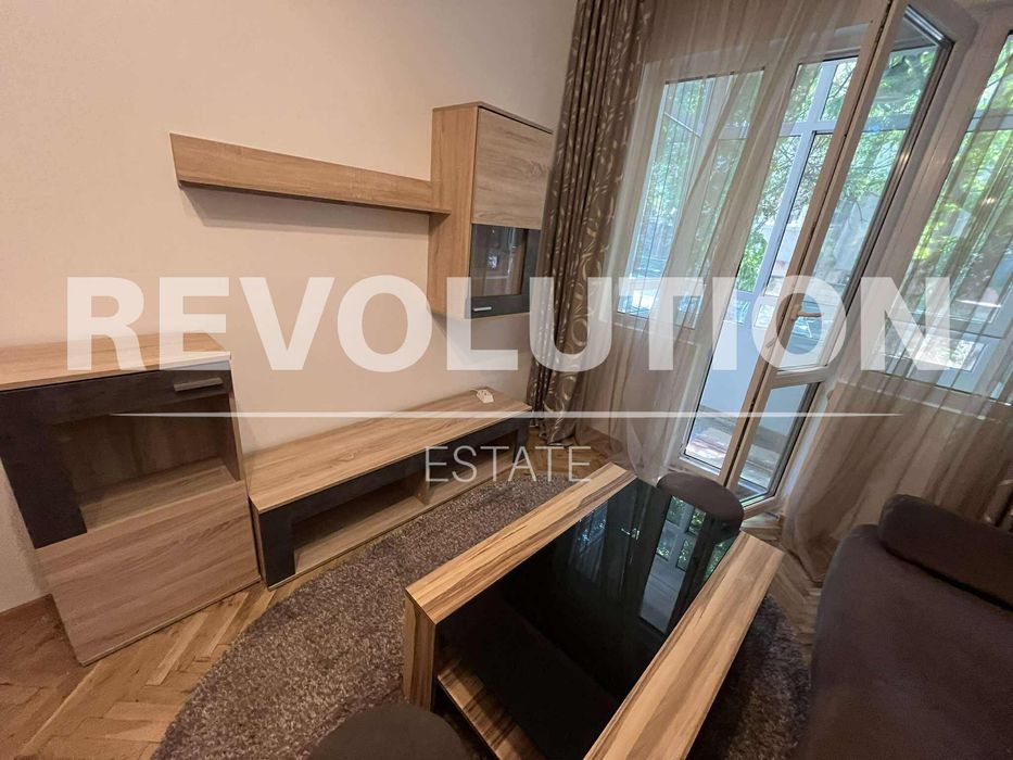 Дава се под наем Двустаен апартамент в Варна, Център - 70 кв.м за 395 € - Снимка #1