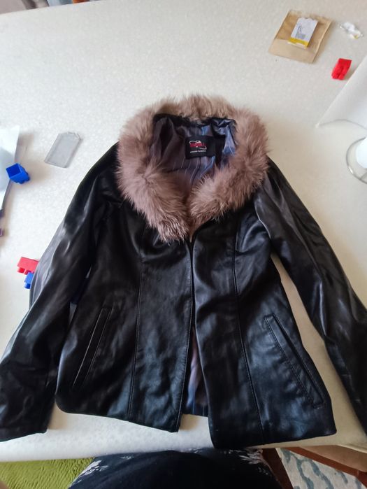 Продам кожаную куртку с мехом