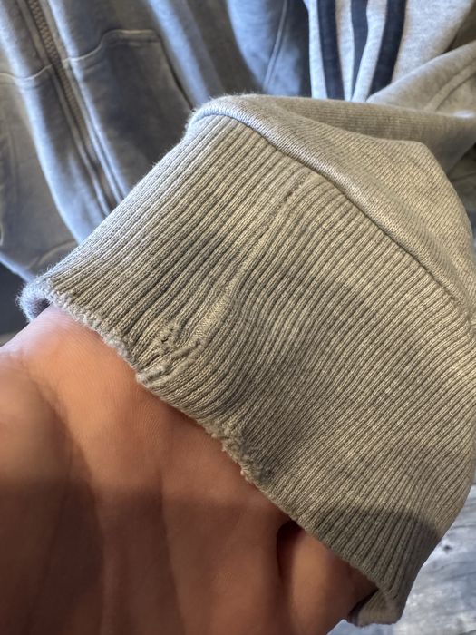 Adidas Essentials суитчер с ленти през качулката