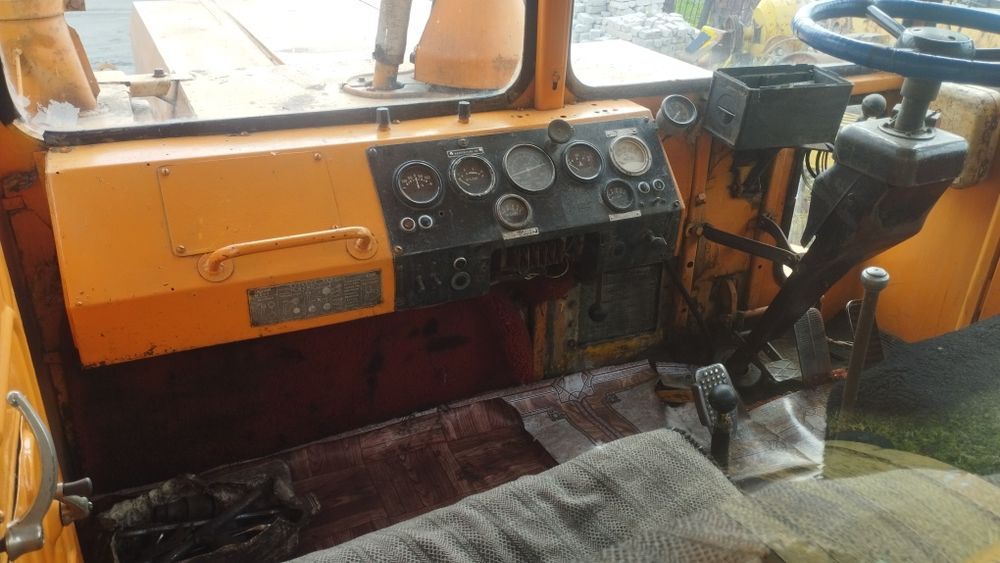 Продам К 701 двигатель ЯМЗ 240