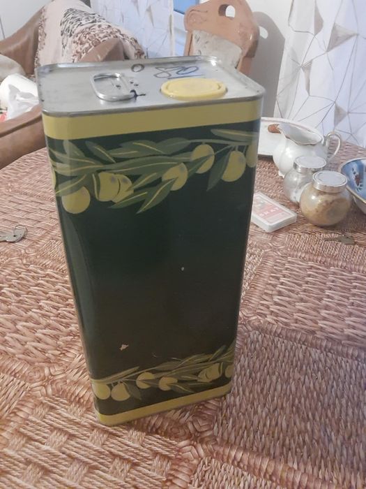 Ulei de măsline adus din Italia