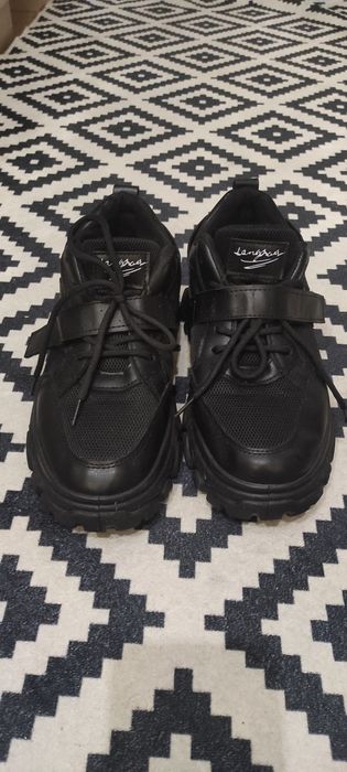 Кроссовки женские