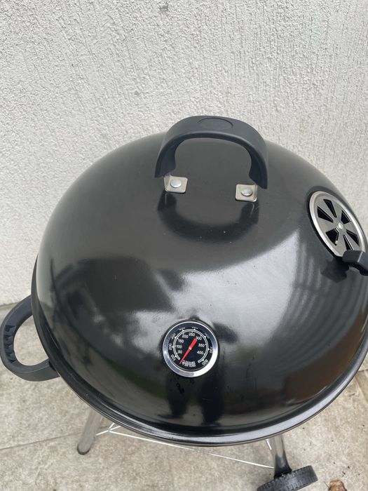 Gratar cu termometru, recipient cenusa si clapete tiraj Klugermeister