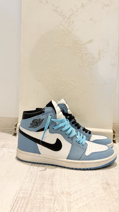 Nike Air Jordan 1 University Blue