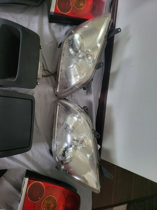 Faruri, spoiler, aripi Toyota Avensis T25