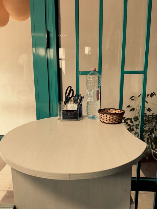 Бюро-Рецепция за магазин