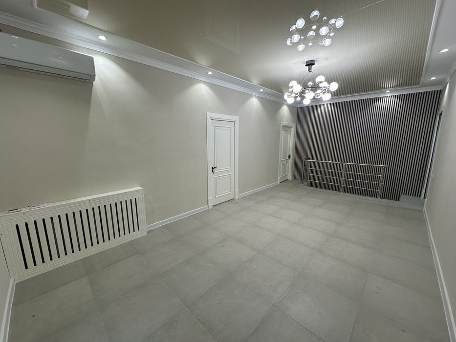 Продается нежилое помещение вдоль дороги 200м2 - Яккасарай | Братские