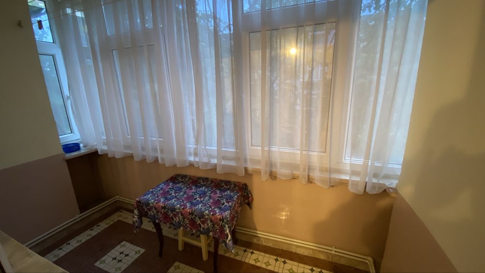Inchiriez apartament 3 camere, Faleza Nord
